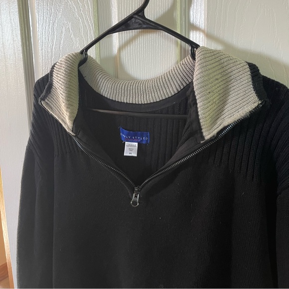 Simply Styled Sweater - Picture 5 of 7